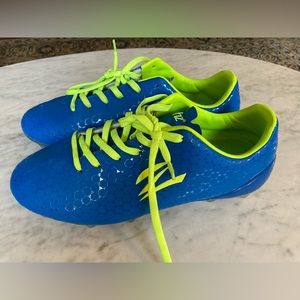 WIDE Soccer Cleats size 8EE